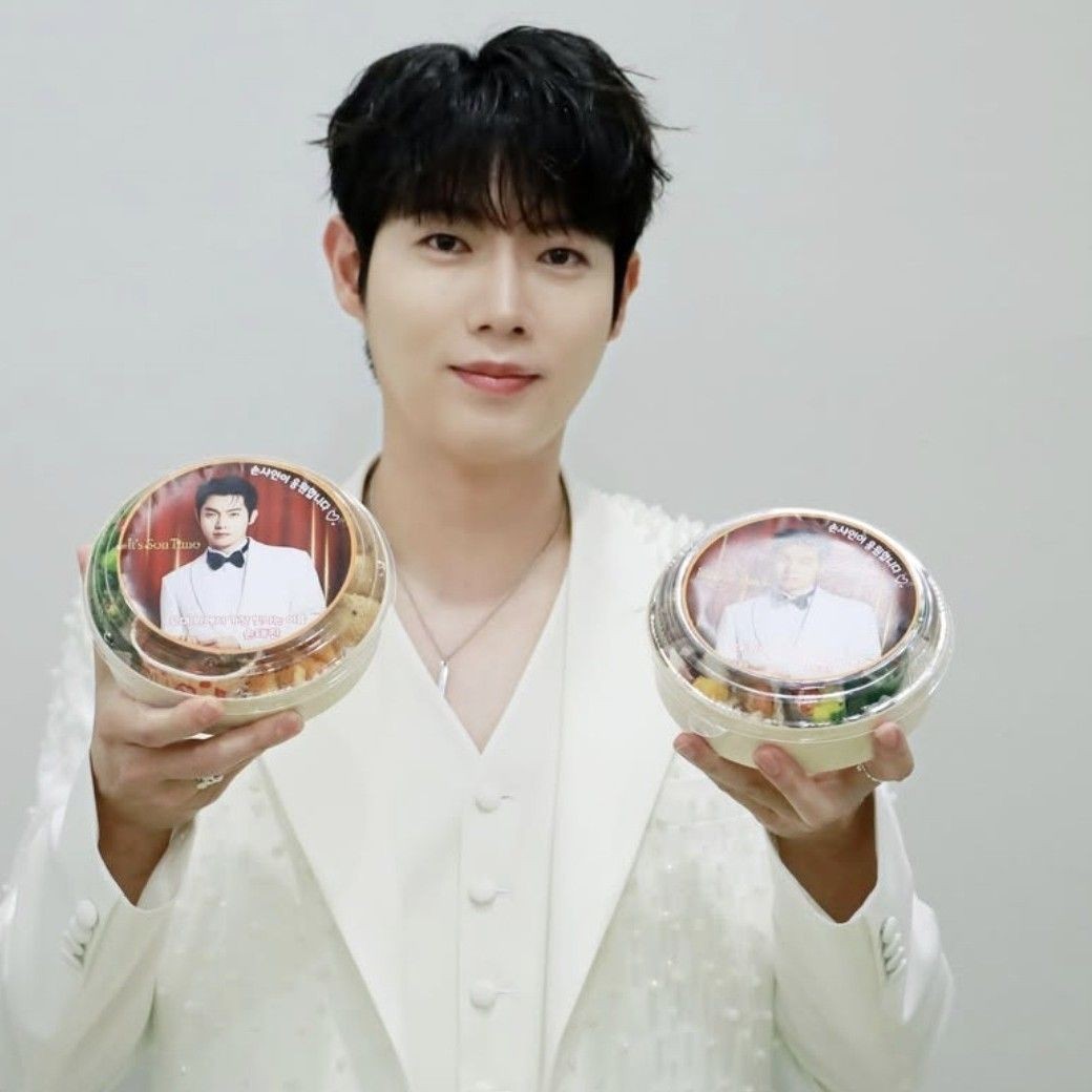 Behind-the-scenes cut of Son Taejin