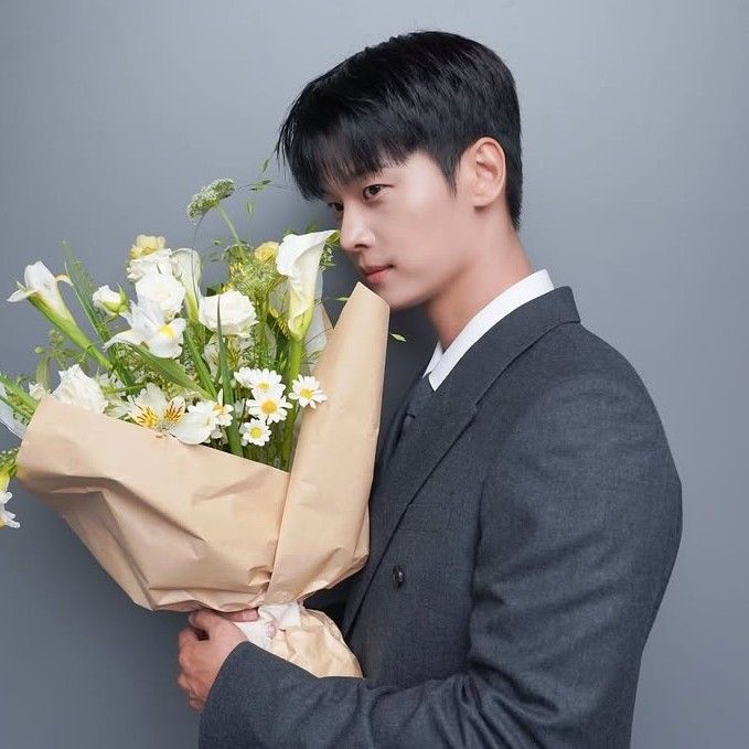 Recent activity shot of Cha Hakyeon (N)