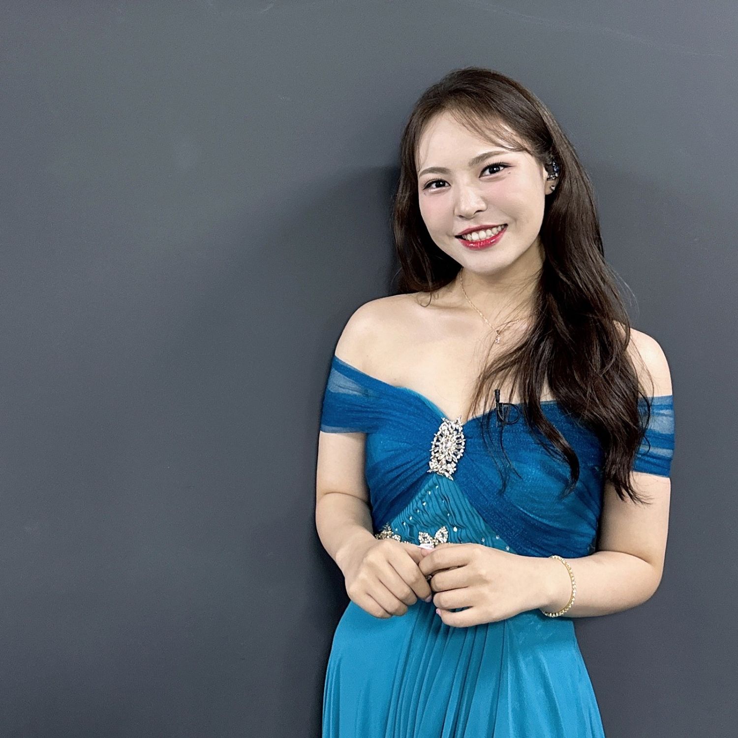 Behind-the-scenes cut of Miss Kim