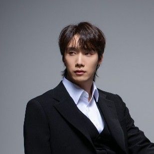 Behind-the-scenes cut of Choi Woojin