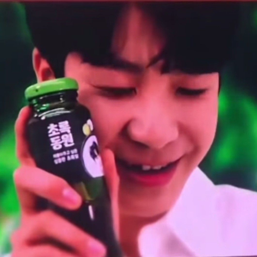 A moment captured by a fan of Jeong Dongwon