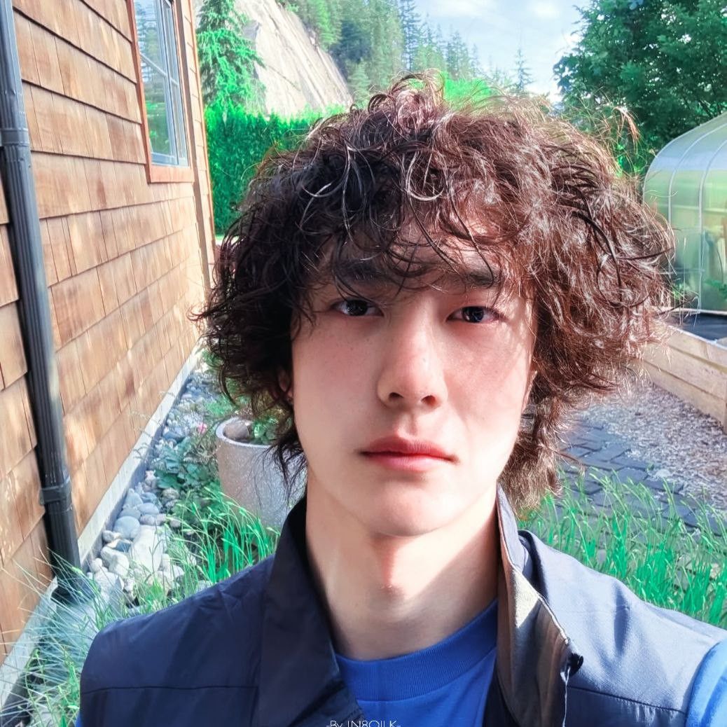 Recent activity shot of Wang Yibo