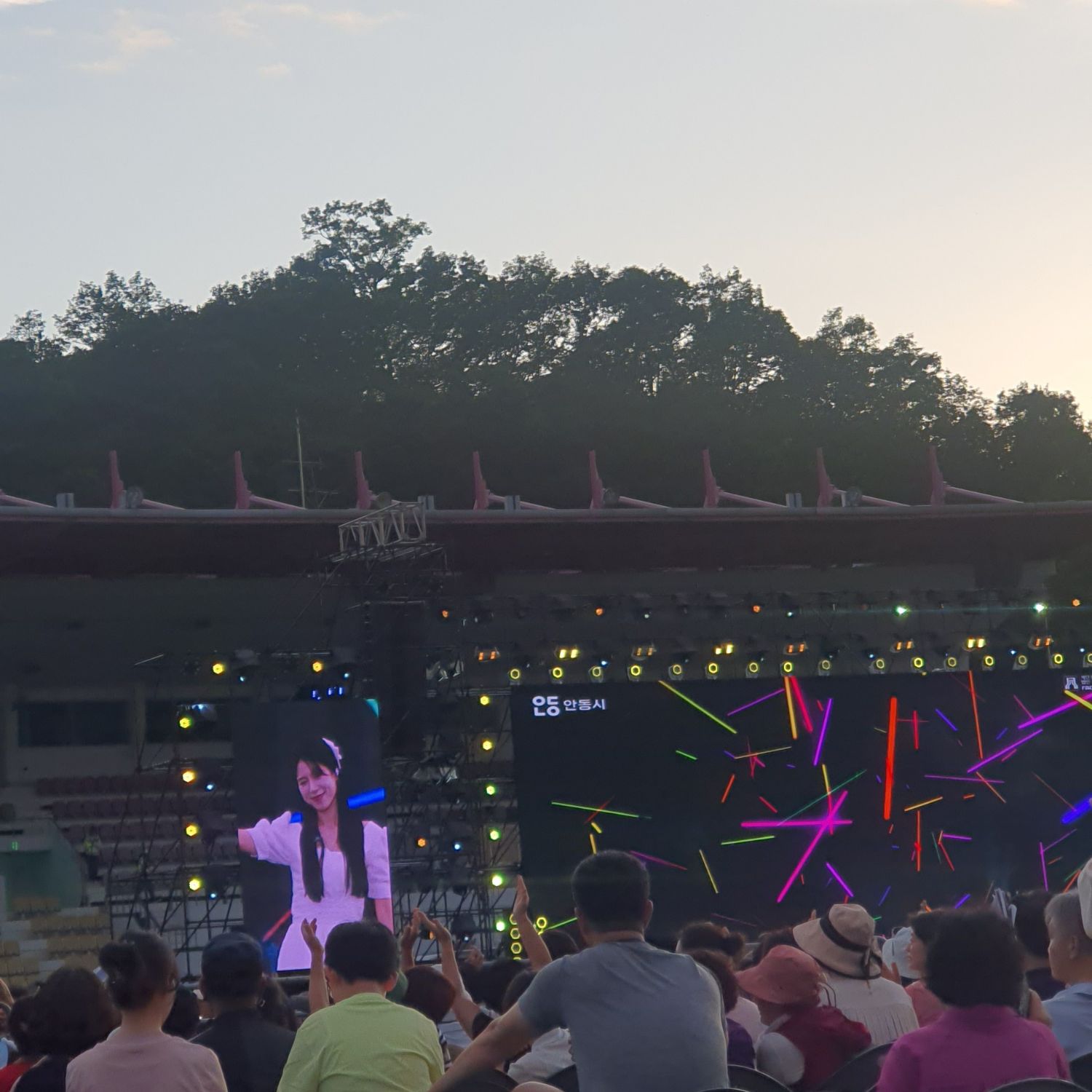 A moment captured by a fan of Yang Jieun