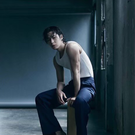 Behind-the-scenes cut of Lee Jaewook