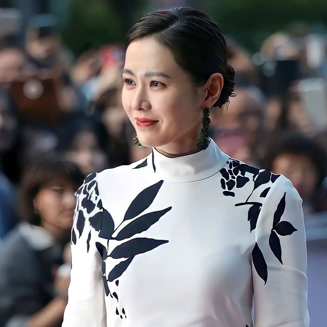 Behind-the-scenes cut of Son Yejin