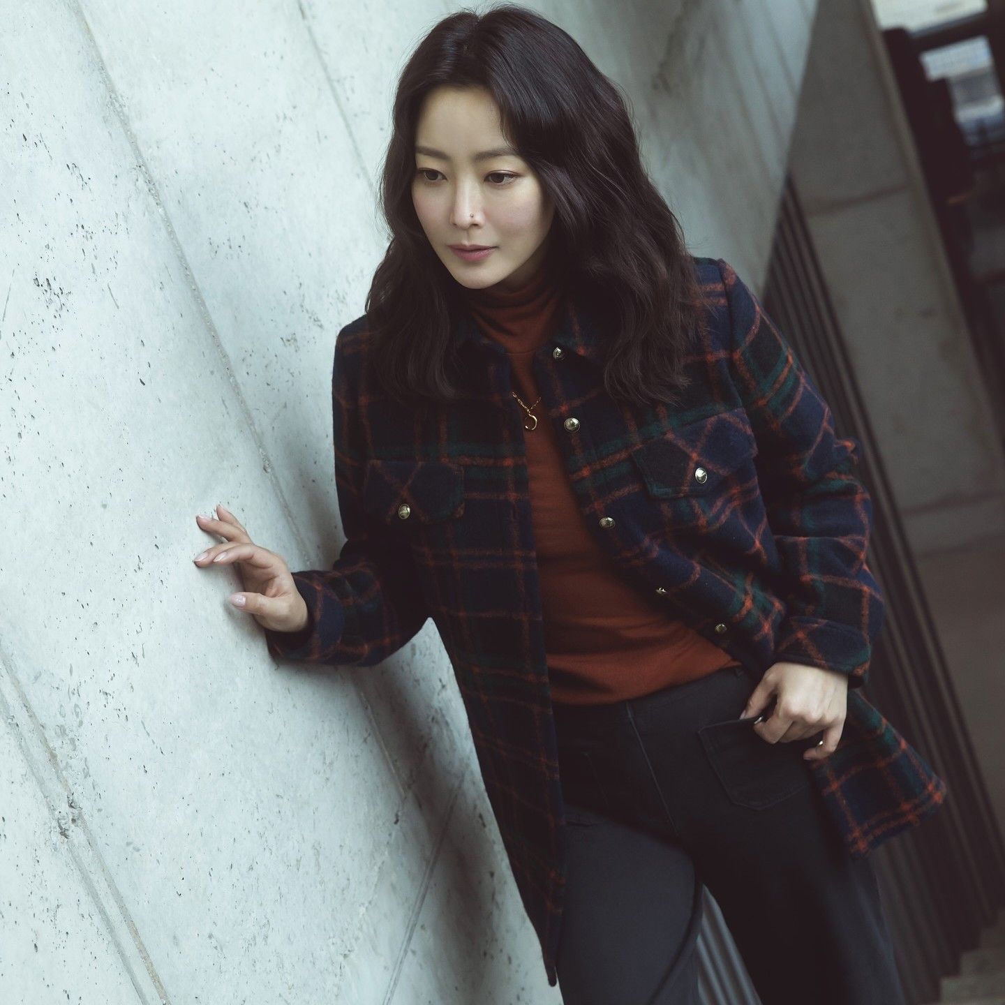 Behind-the-scenes cut of Kim Heesun
