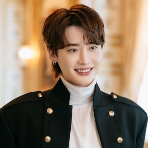 A moment captured by a fan of Lee Jongsuk