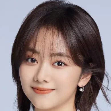 Behind-the-scenes cut of Tan Song Yun