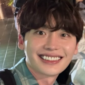 Behind-the-scenes cut of Lee Jongsuk