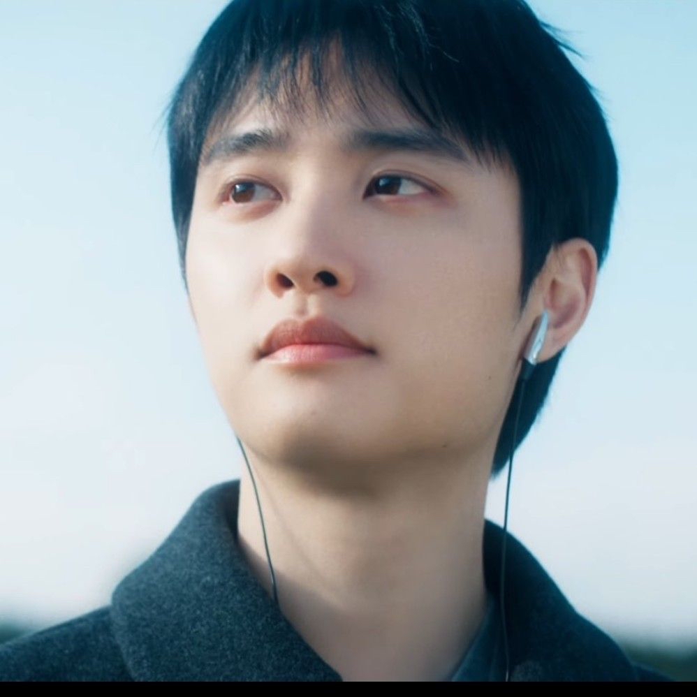 Behind-the-scenes cut of Doh Kyungsoo (D.O.)