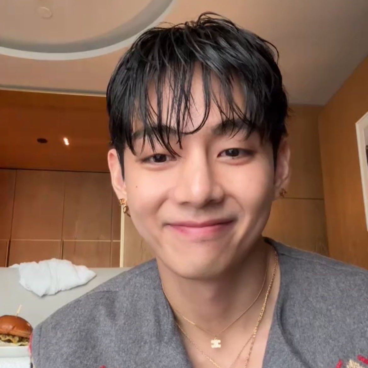 김태형 (뷔)의 비하인드 컷
