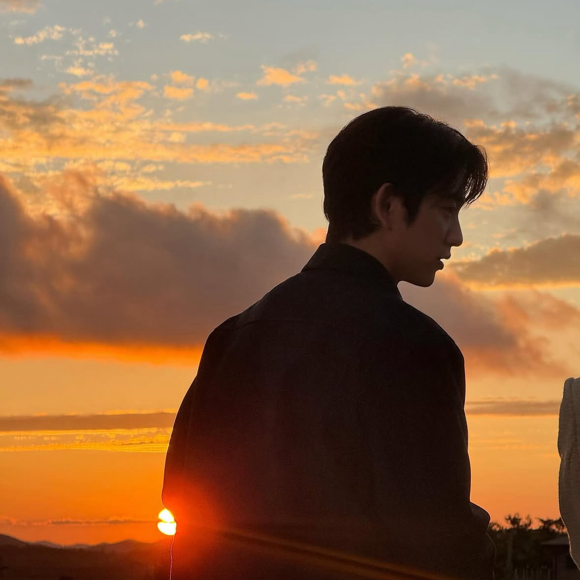 Behind-the-scenes cut of Park Jinyoung