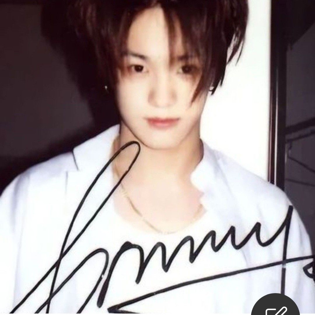 Behind-the-scenes cut of Hwanhee
