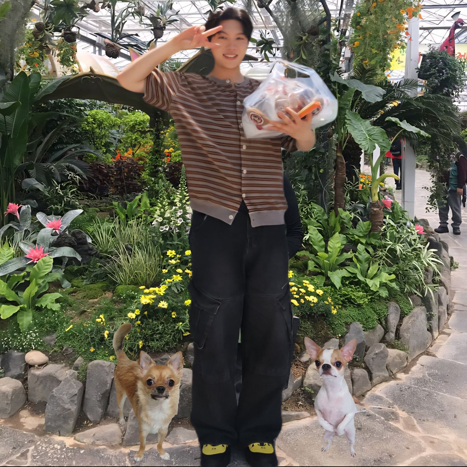 A moment captured by a fan of Choi Jaemyeong