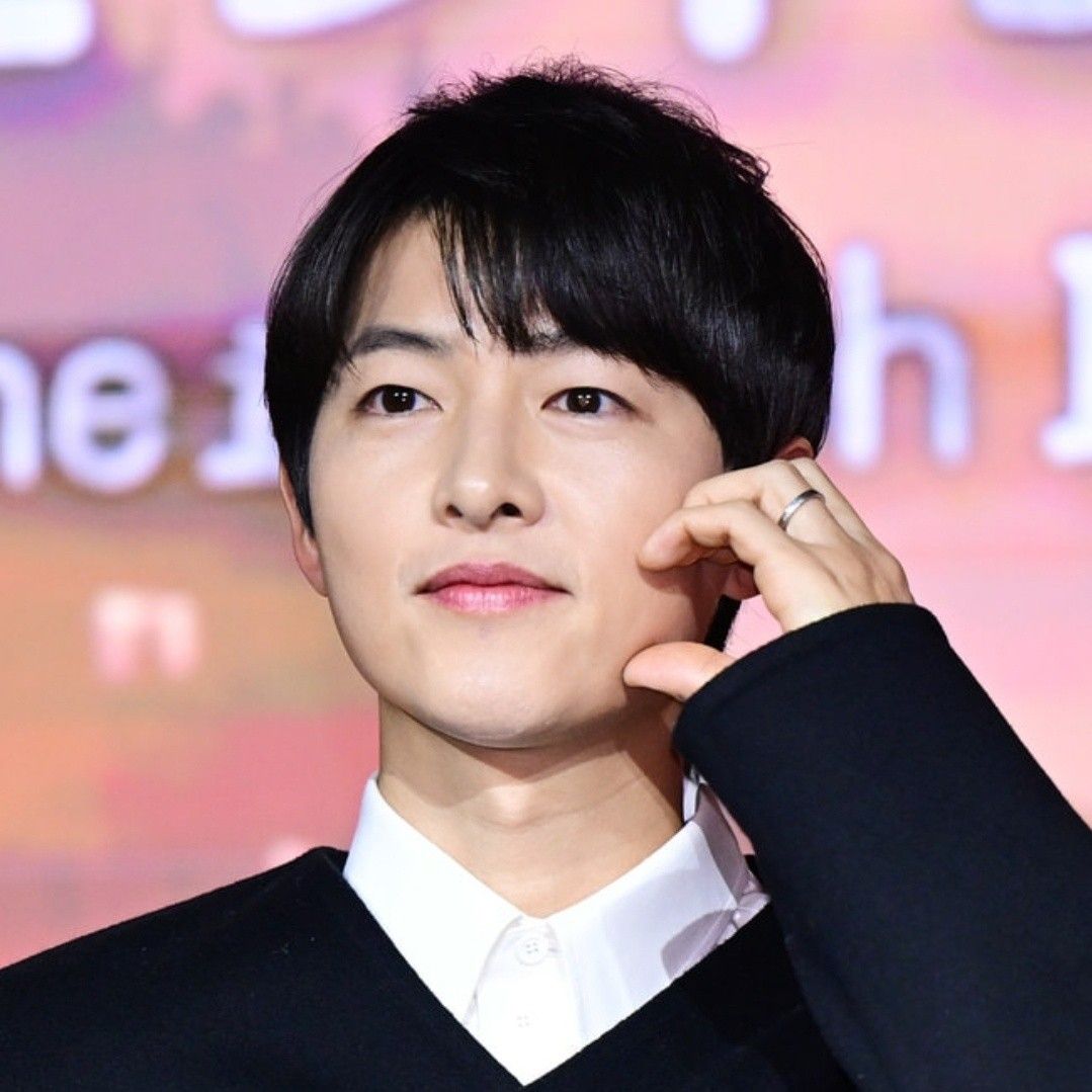 Recent activity shot of Song Joongki