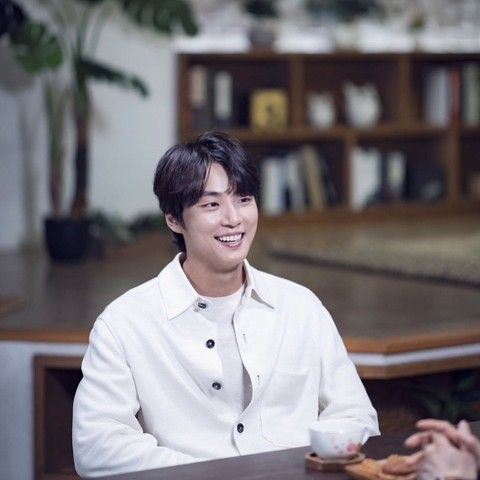 Latest photo of Yoon Shiyoon