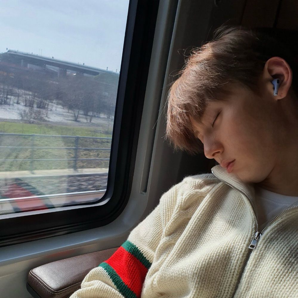 Behind-the-scenes cut of Hwang Minhyun