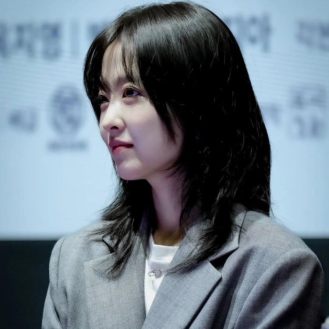 Recent activity shot of Park Boyoung