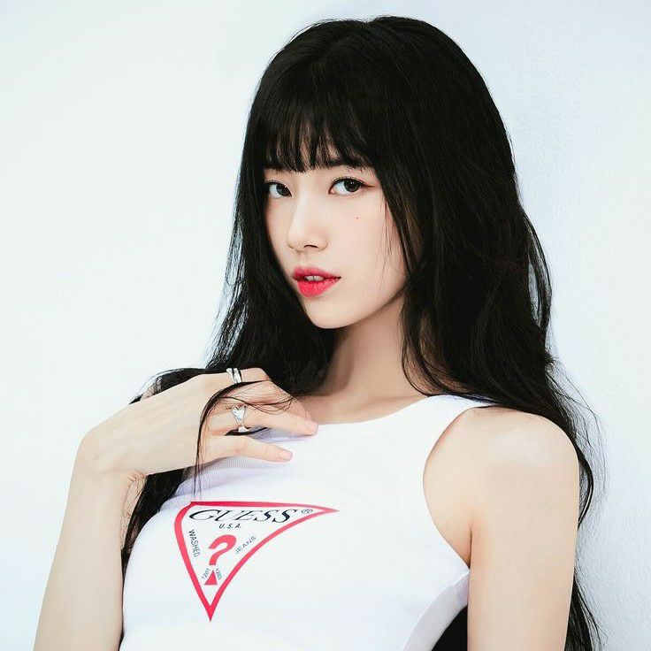 Behind-the-scenes cut of Bae Suzy