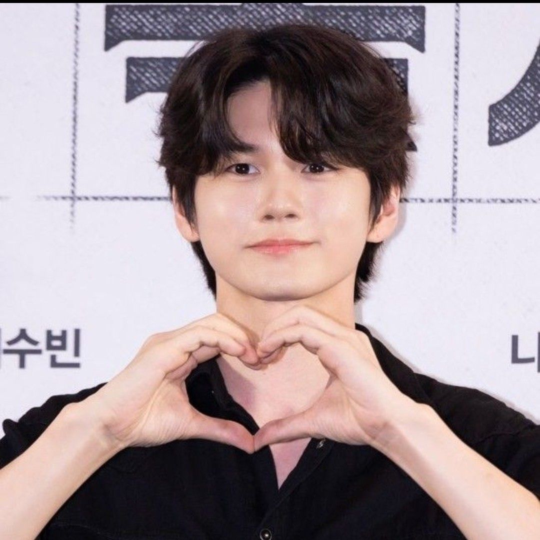 Recent activity shot of Ong Seongwu