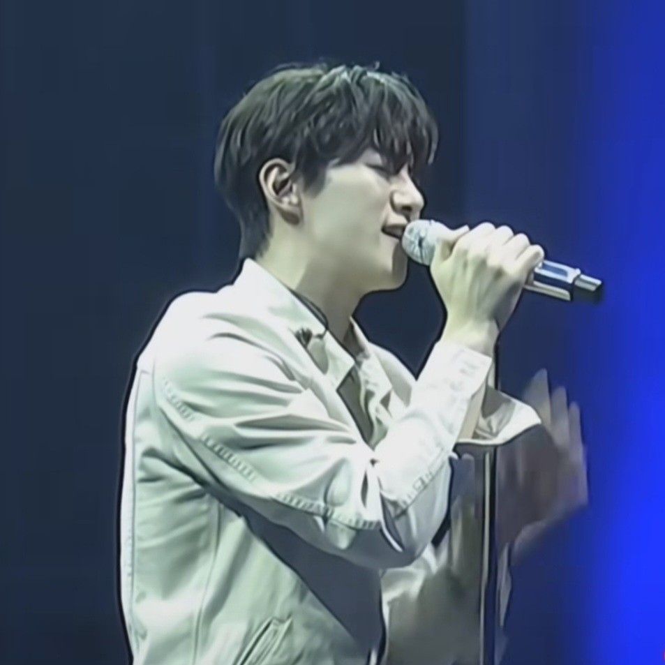 粉絲拍下的李俊昊瞬間