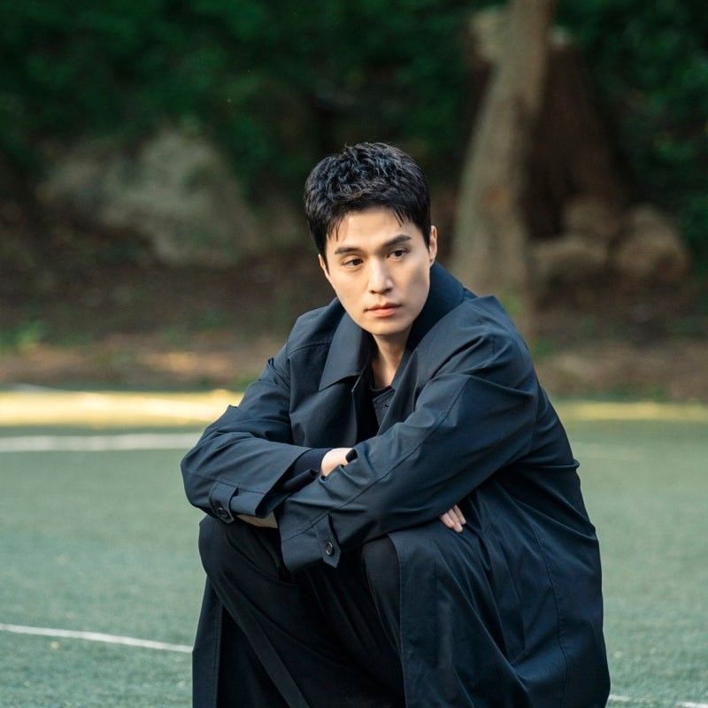 Recent activity shot of Lee Dongwook