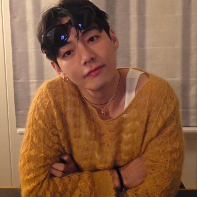 Recent activity shot of Kim Taehyung (V)
