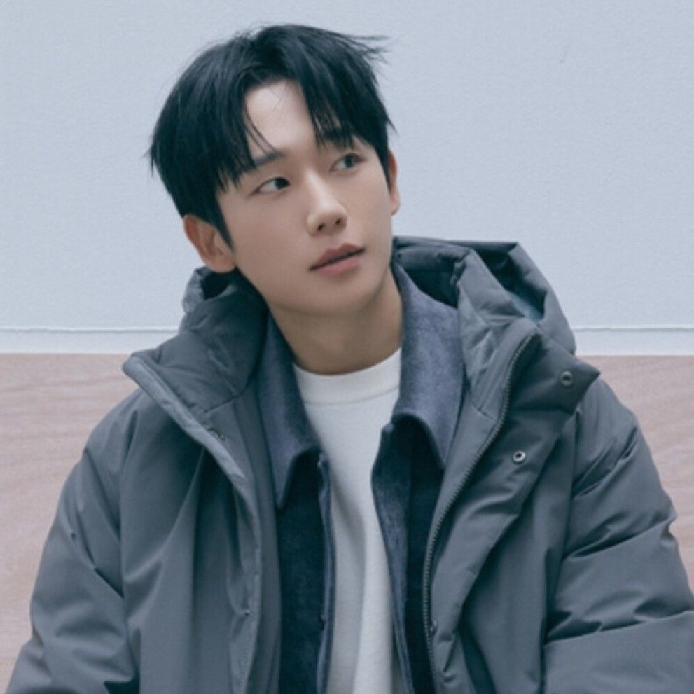 Latest photo of Jung Haein