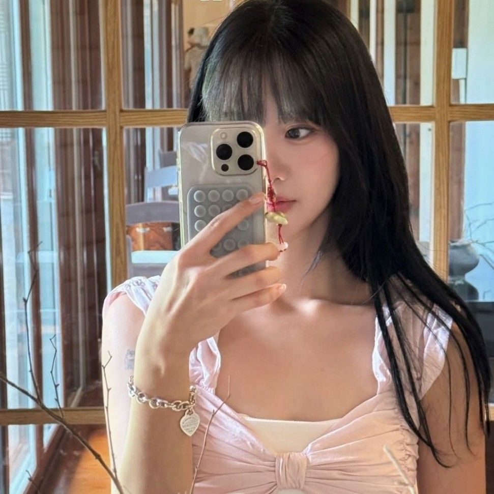 Recent activity shot of Kang Hyeyeon