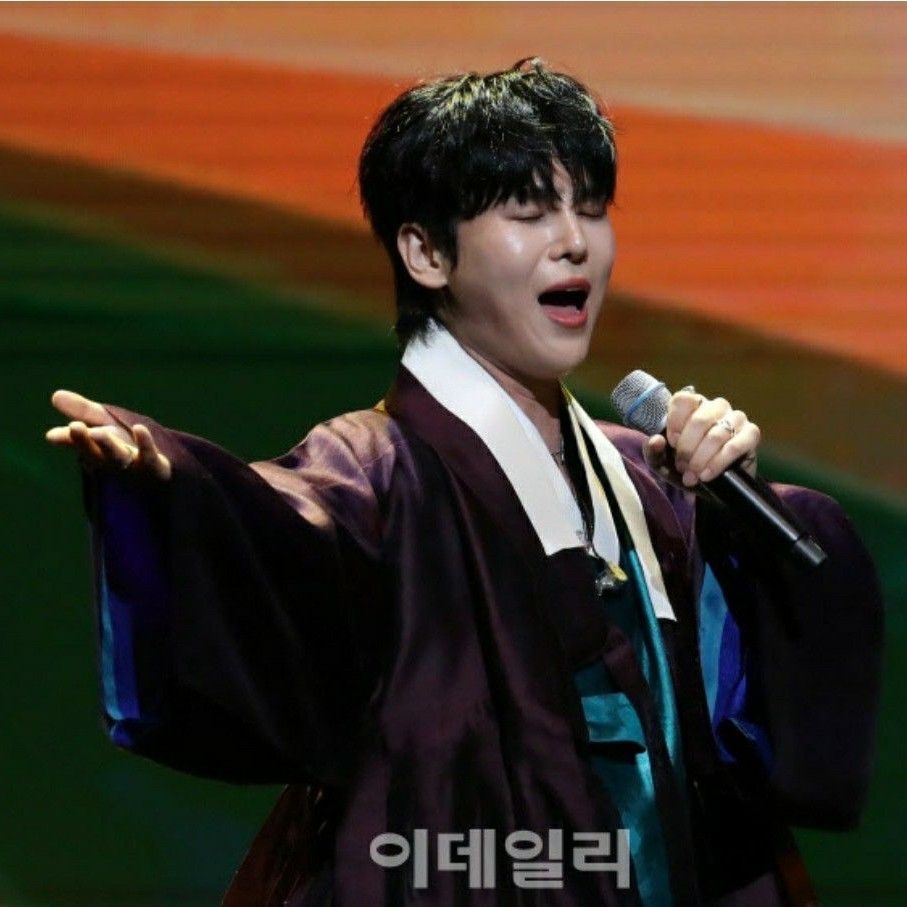 Behind-the-scenes cut of Kim Junsu (1991)