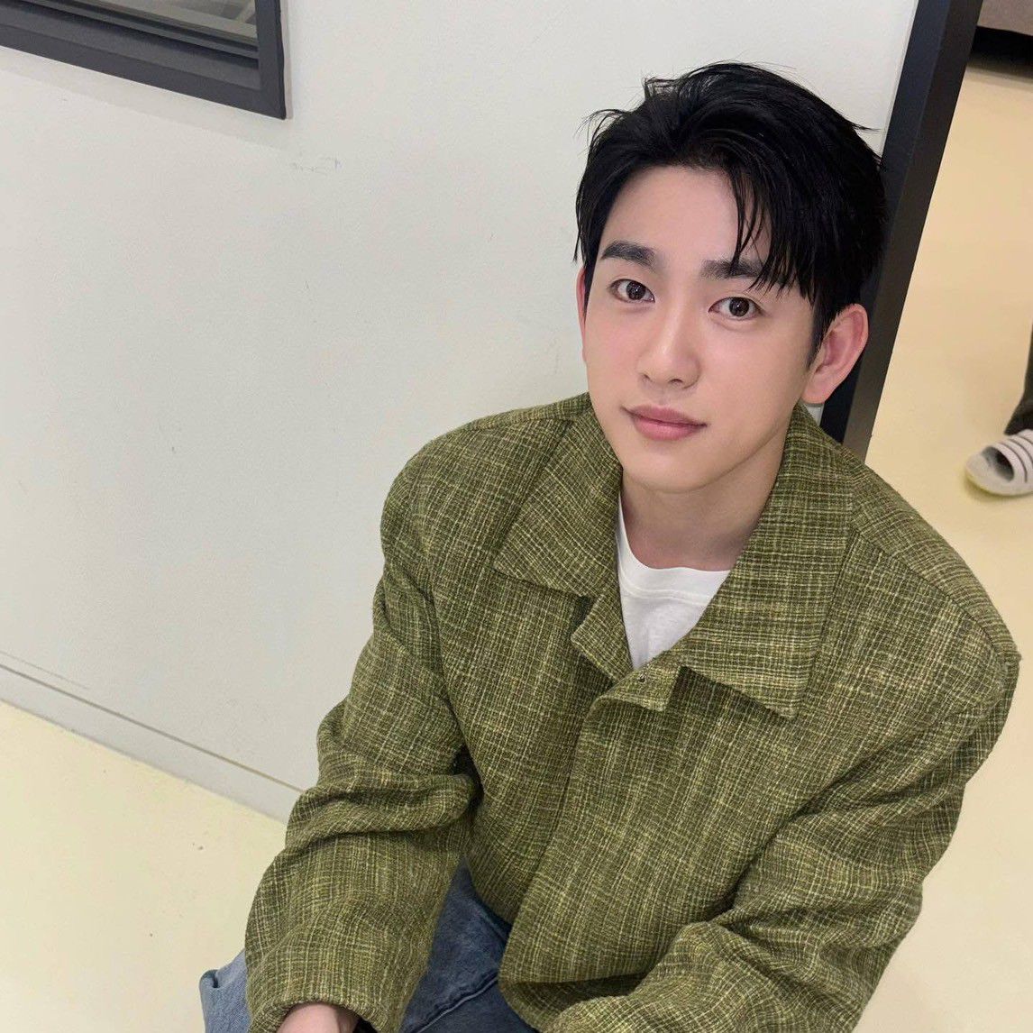 Cuplikan di balik layar dari Park Jinyoung