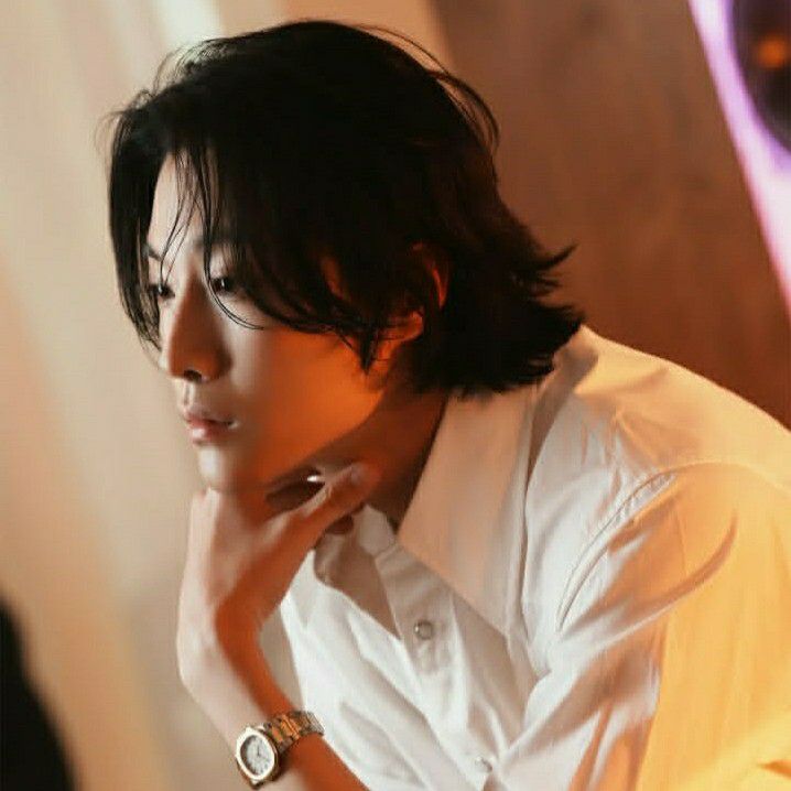 A moment captured by a fan of Lee Jongwon
