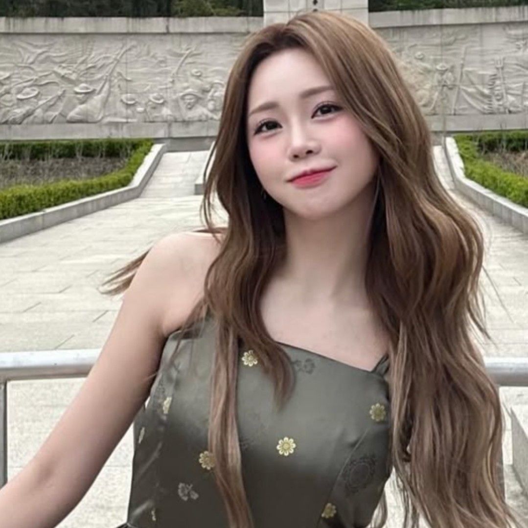 홍지윤 최근 활동샷
