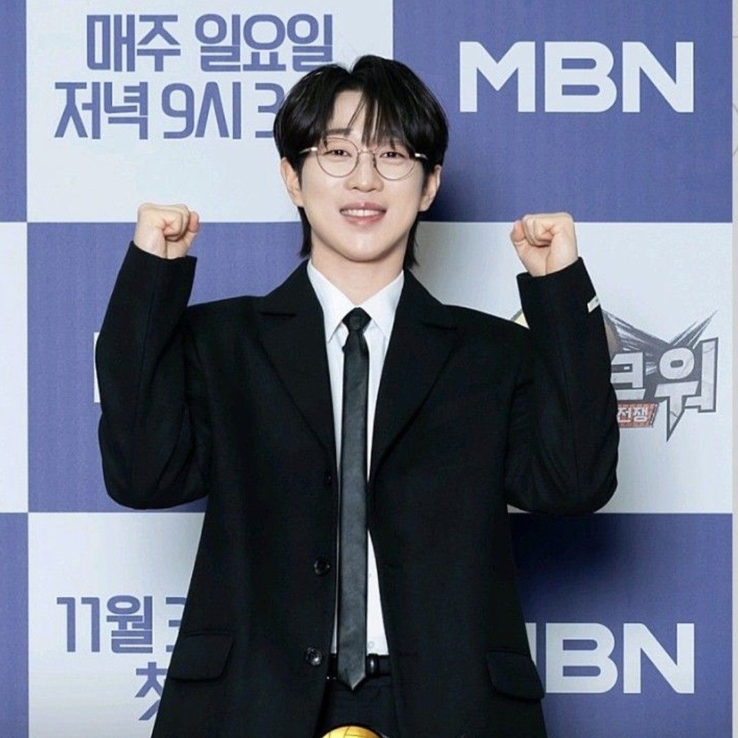 A moment captured by a fan of An Sunghoon