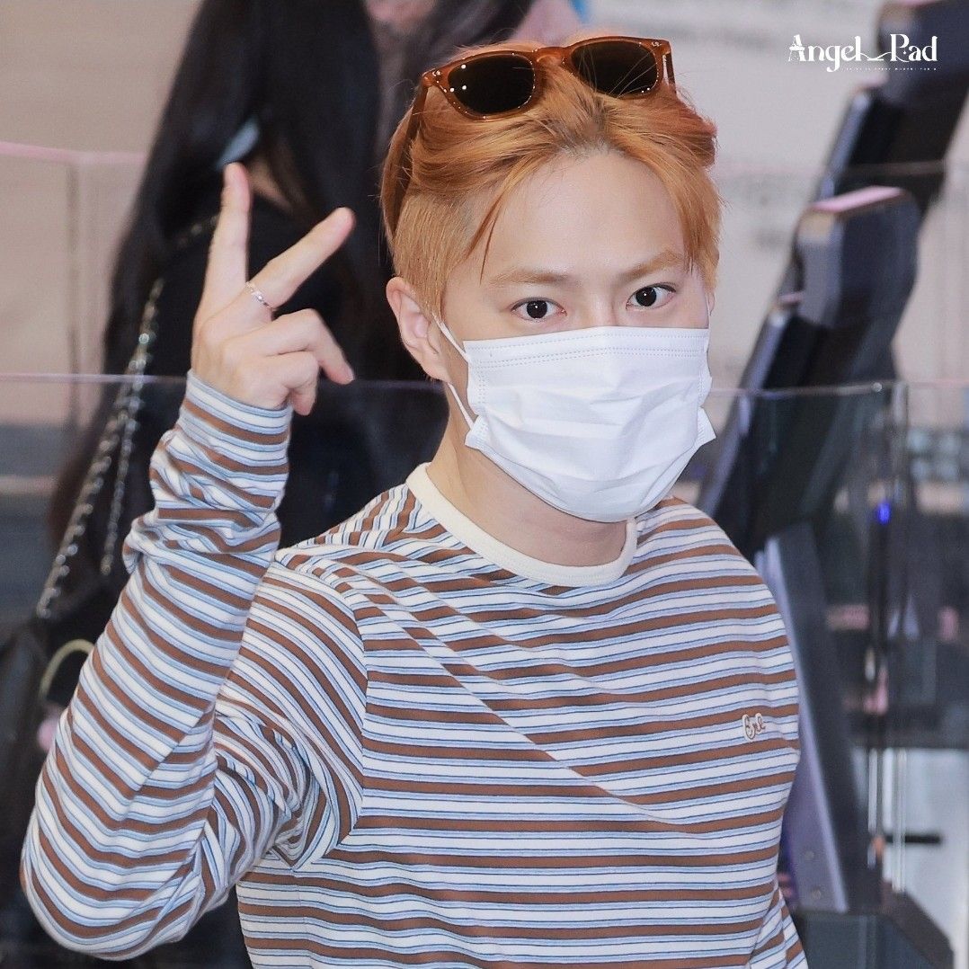 A moment captured by a fan of Suho