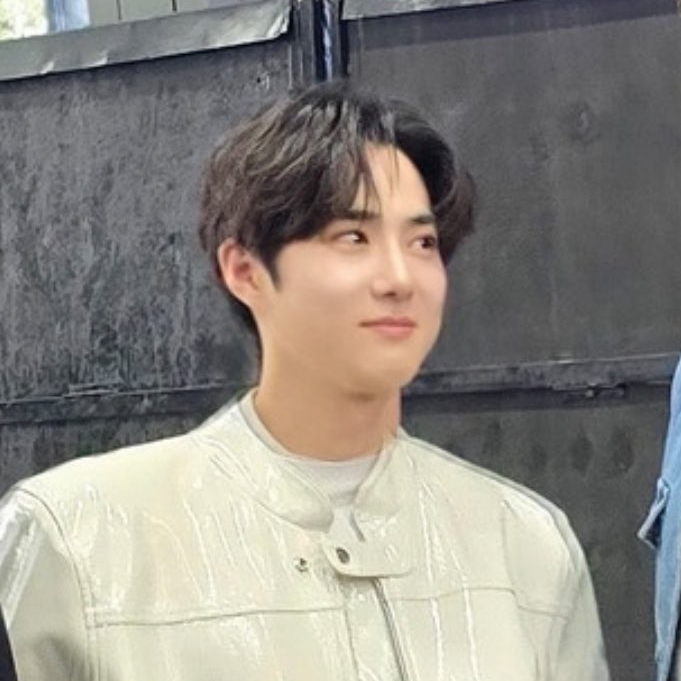 A moment captured by a fan of Suho