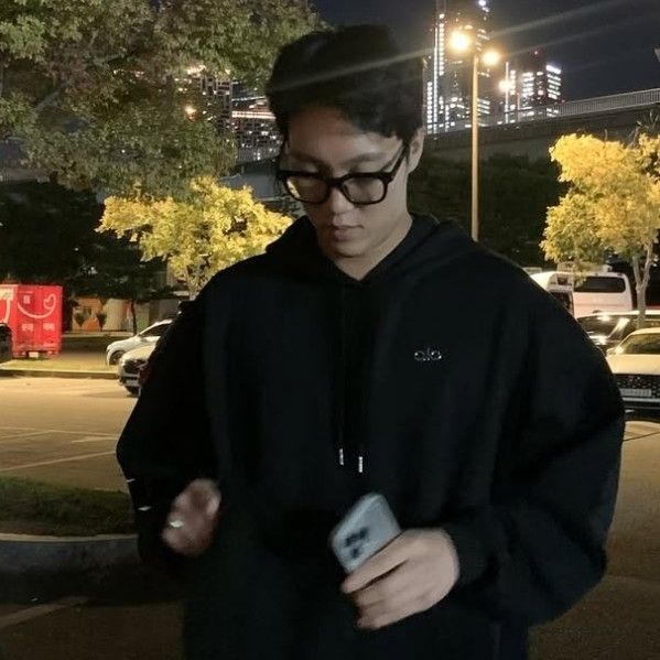 Latest photo of Ahn Woojin