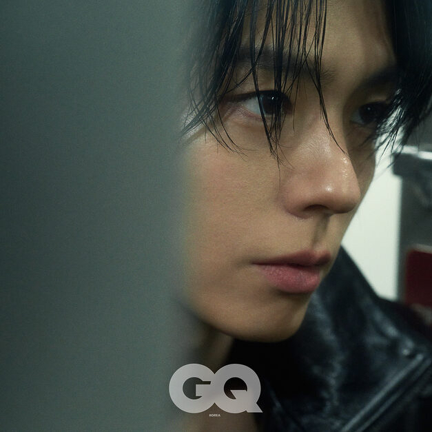 A moment captured by a fan of Park Bogum