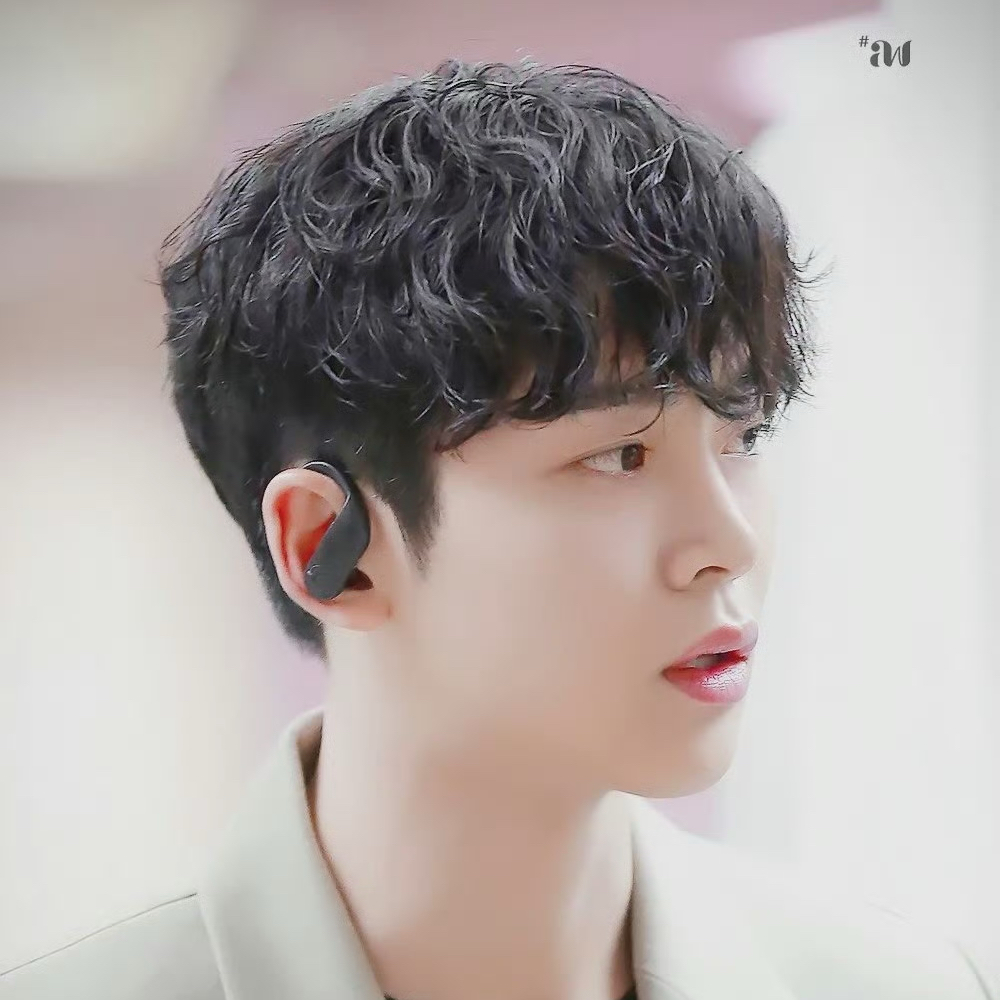 Momen yang diabadikan oleh penggemar Rowoon