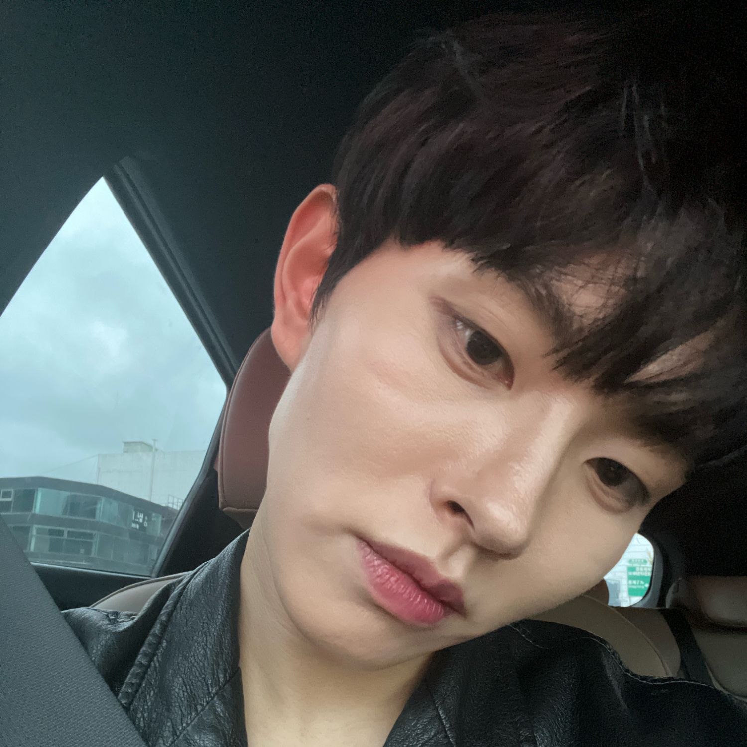 A moment captured by a fan of Lee Byeongchan