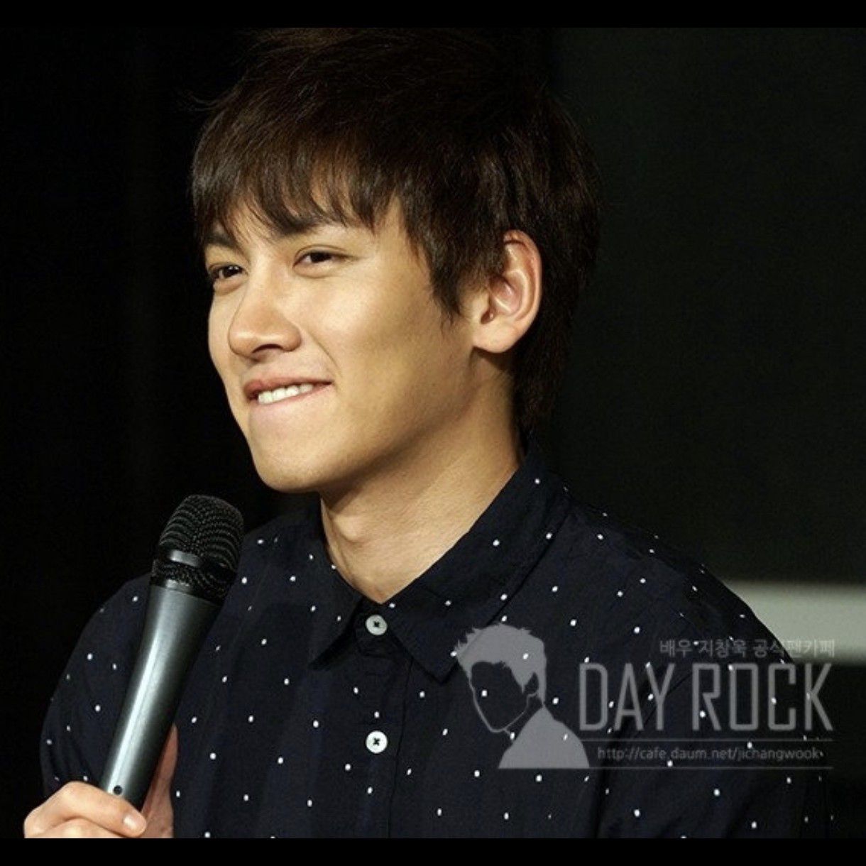 粉丝拍下的池昌旭瞬间