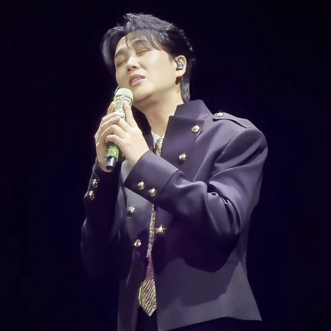 A moment captured by a fan of Song Minjun
