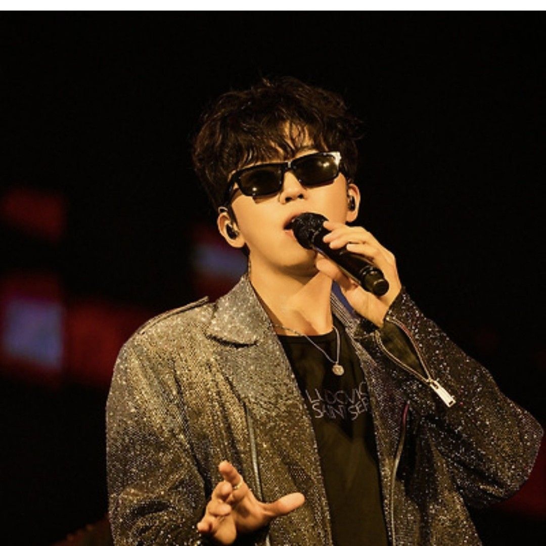 Behind-the-scenes cut of Lim Youngwoong