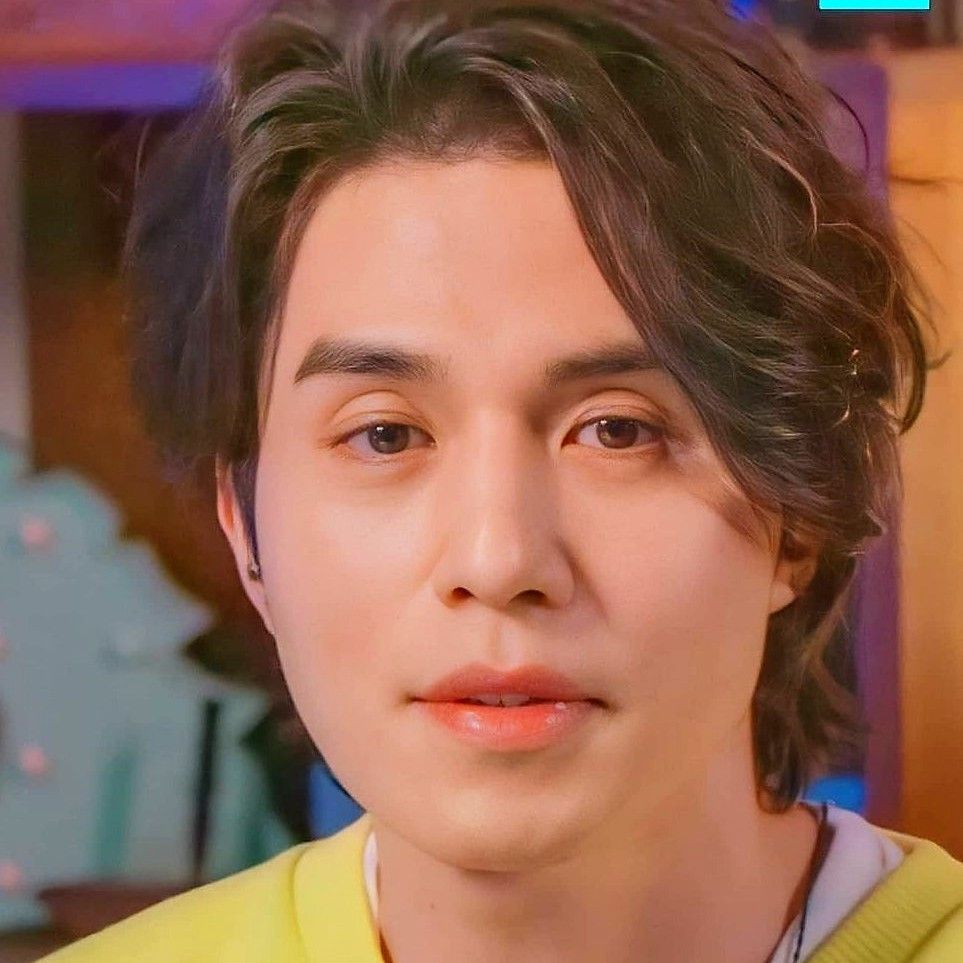 Recent activity shot of Lee Dongwook