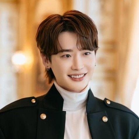 Recent activity shot of Lee Jongsuk