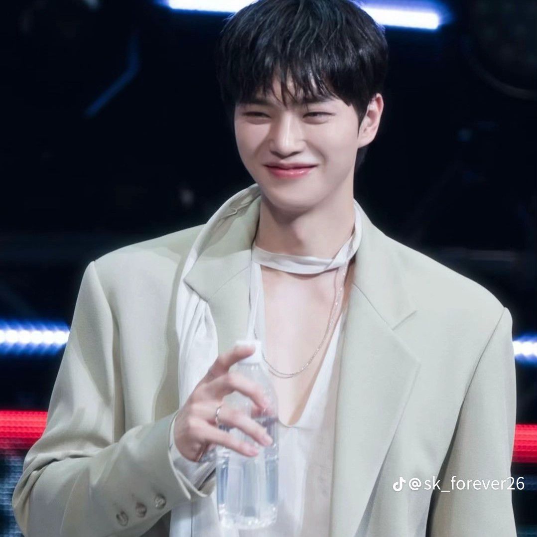 송강의 최신 사진