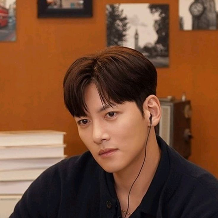 Behind-the-scenes cut of Ji Changwook