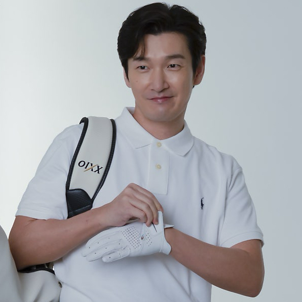 Behind-the-scenes cut of Cho Seungwoo 