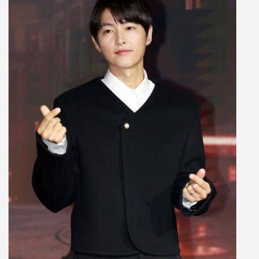 Behind-the-scenes cut of Song Joongki