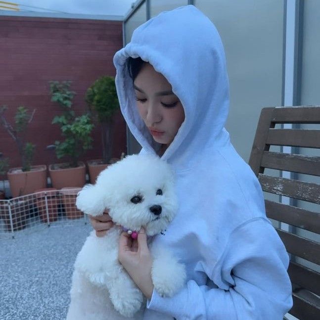 Recent activity shot of Song Hyekyo